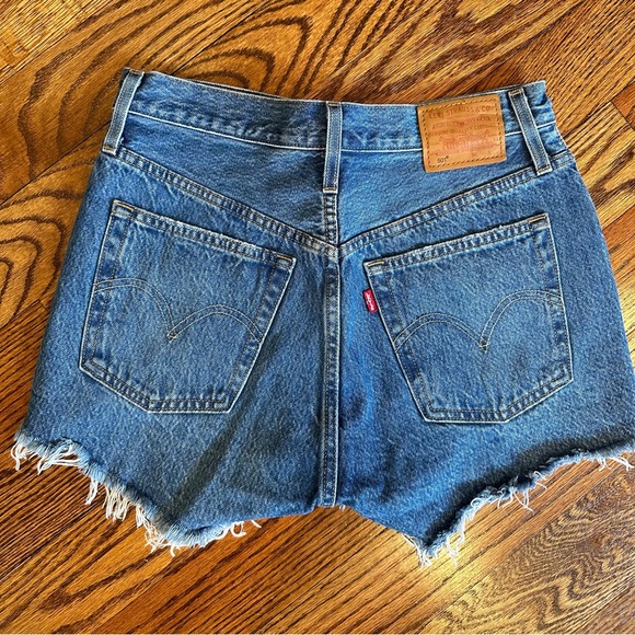 Levi’s 501 Original High Rise Short - Picture 3 of 5